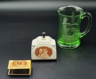 LOT 150 (32907) Est R200 to R400 - An Avant-garde Art Deco Royal Doulton Commemorative Silver Jubilee (1910-1935) Sugar Pot with detachable finialled Cover