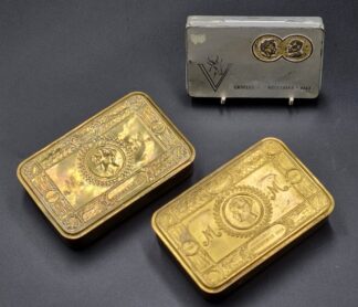 LOT 160 (32907) Est R300 to R600 - A Commemorative WWII-period 1943 Kersfees/Christmas South African Gifts and Comforts Committee Tin