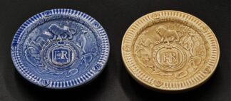 LOT 162 (32907) Est R50 to R150 - 2 x Commemorative Coronation 1953 Wade Glazed Ceramic Nut Dishes