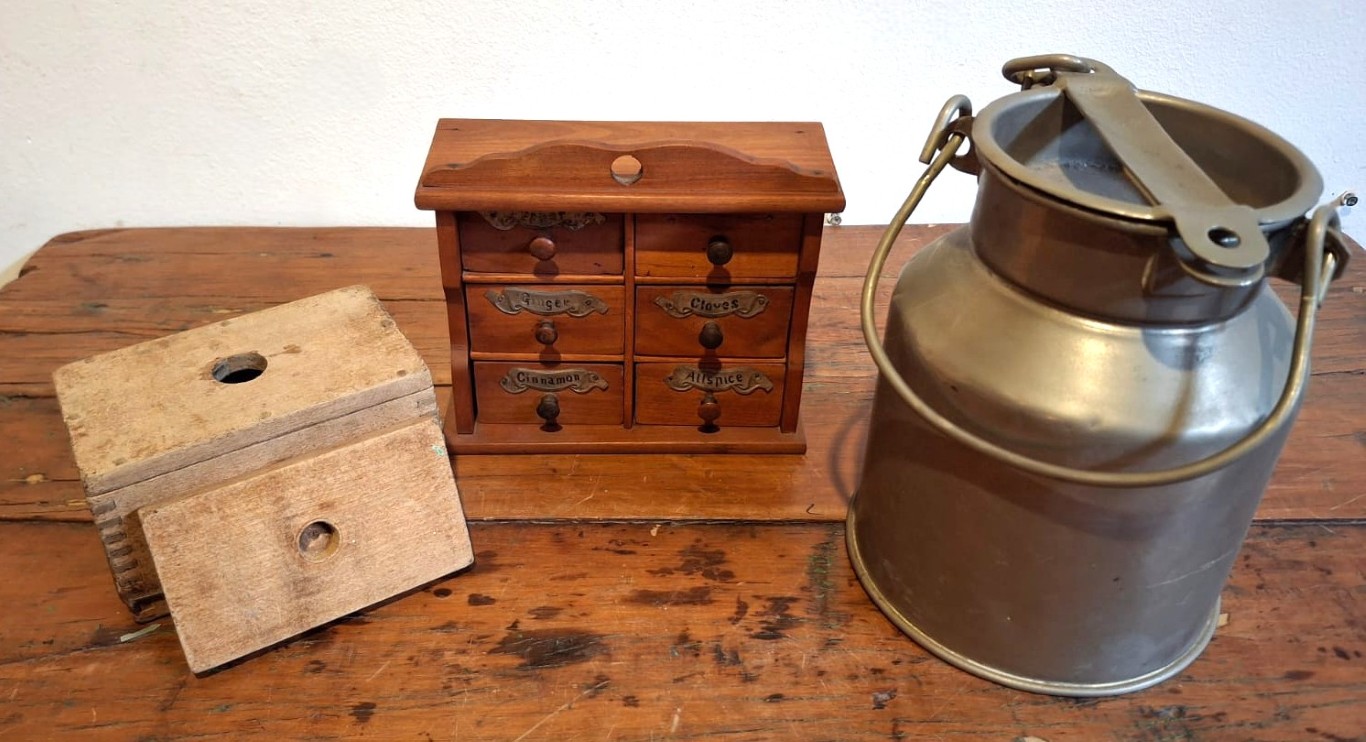 LOT 180 (325589) Est R300 to R600 – A Late 19th Century Swedish Beechwood Butter Pound Mould/Form - Image 2
