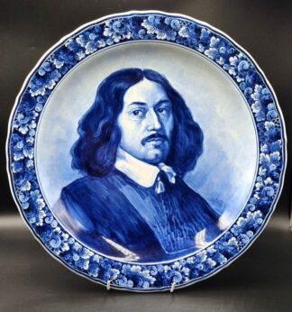 LOT 171 (3258311) Est R300 to R600 - A Post-war Commemorative Dutch De Porcelyne Fles  Jan van Riebeeck Herdenking 1652-1952 Wall Charger