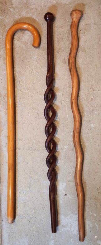 LOT 199 (32569) Est R500 to R1500 - A Collection of 3 x Vintage Gentleman's Walking Sticks