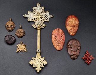 LOT 197 (32907) Est R300 to R600 - A Cast Brass Novelty Ethiopian Coptic Cross