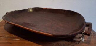 LOT 193 (32911) Est R1000 to R3000 - A Vintage Zulu Iroko (African Teak) Meat Platter (uGqoko)
