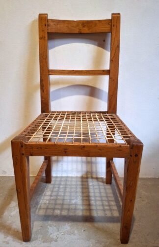 LOT 117 (32558) Est R300 to R600 - A 19th Century Rustic Transvaal Wild Seringhout Cape Regency-style Side Chair