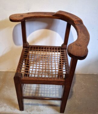 LOT 122 (323536) Est R500 to R1500 - A Late 19th Century - Early 20th Century Wild Seringhout Transvaal Transitional-style Corner Chair/Hoekstoel