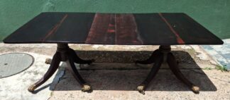 LOT 118 (32439) Est R5000 to R15000 - An Important Early 20th Century Anglo Cape Black Stinkwood Extentable Georgian-style Dining Table originally from the family of Beyers Naudé