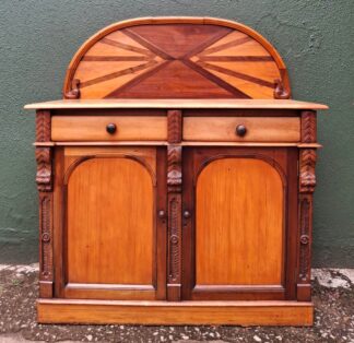 LOT 133 (32911) Est R4000 to R8000 - An Anglo-Cape Yellowood and Stinkwood Credenza