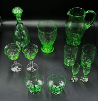 LOT 94 (32843) Est R1000 to R3000 - A Collection of Early-Mid 20th Century Uranium Glassware circa 1930s-1950s