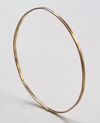 LOT 215 (32914) Est R1000 to R3000 - An 8ct Yellow Gold Ladies D End Bangle
