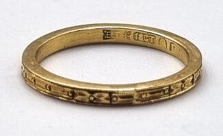 LOT 225 (32914) Est R500 to R1500 - A Vintage 18ct Yellow SA Mint  manufactured Gold Dainty Ladies Ring