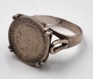 LOT 240 (32914) Est R200 to R400 - A Sterling Silver Ring