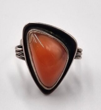 LOT 244 (32914) Est R300 to R600 - A Sterling Silver Modernist Ring