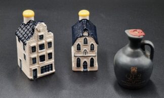LOT 64 (32907) Est R300 to R600 - A Pair of Dutch Porcelain KLM Novelty Miniature Blue and White Delft Houses