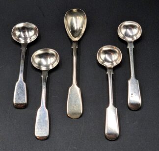 LOT 1 (32911) Est R500 to R1500 - A Matched Pair of George IV and William IV Silver Fiddle pattern Salt Spoons
