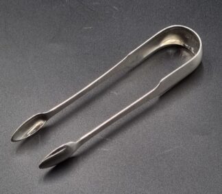 LOT 4 (32911) Est R1000 to R3000 - A Pair of George III Scottish Silver Fiddle pattern Sugar Tongs