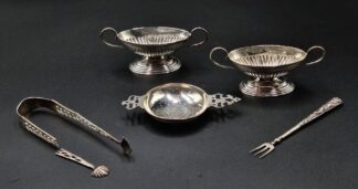 LOT 11 (32911) Est R2500 to R5000 - A Pair of Edward VII Silver Adam-style footed and handled Open Salts
