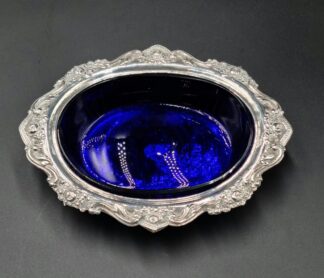 LOT 13 (32911) Est R3000 to R6000 - A Stunning Edward VII Silver Rococo-style Chocolate Basket