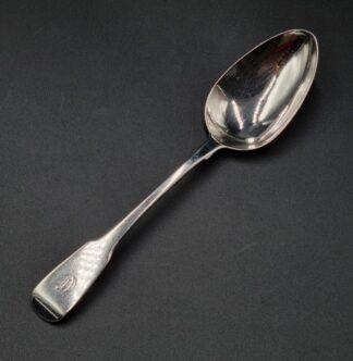 LOT 25 (32914) Est R1000 to R3000 - A George III Silver Fiddle pattern Table Spoon