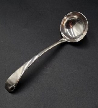 LOT 26 (32914) Est R1500 to R3000 - An Edward VII Silver Old English pattern Sauce Ladle