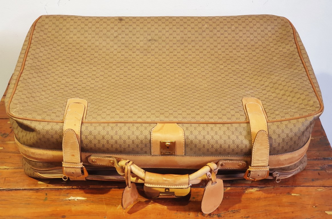 LOT 305 (31863158) Est R3000 to R6000 – A Vintage Italian Gucci Canvas and Light Tan Leather Soft Sided Suitcase circa 1970s - Image 3