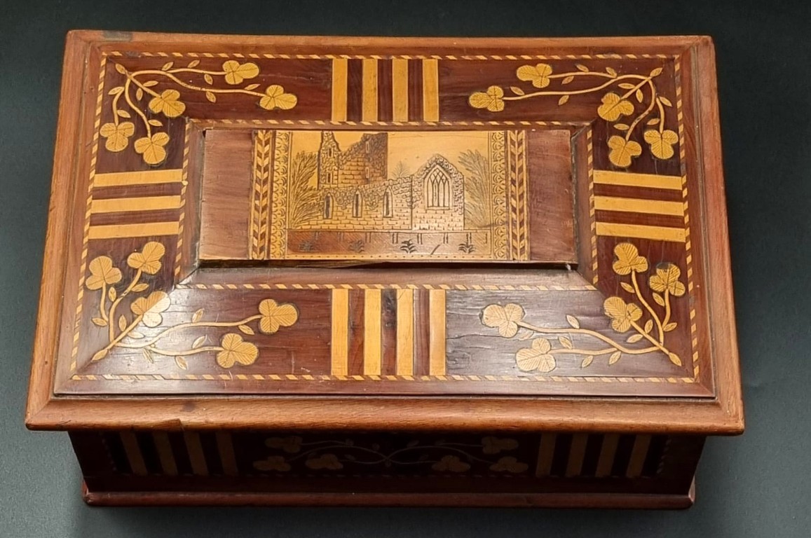 LOT 329 (3263023) Est R800 to R1600 – A Victorian Ladies Tunbridge Ware Jewellery Box - Image 2
