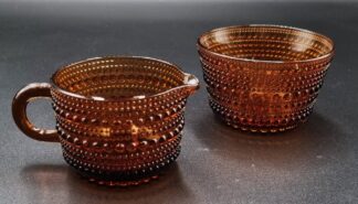 LOT 71 (33032) Est R300 to R600 - A Finnish Arabia Nuutajärvi Kastehelmi Brown (Dewdrop) Milk jug and Sugar Bowl circa 1970s