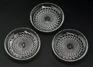 LOT 75 (33032) Est R500 to R1500 - 12 x Scarce Mid-20th Century Finnish Riihimäki Glassworks Merja Side-plates
