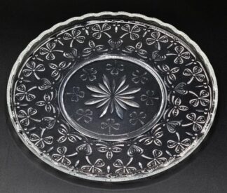 LOT 81 (33032) Est R500 to R1500 - A Finnish Arabia Nuutajärvi Aplia (Clover) pattern Cake Platter
