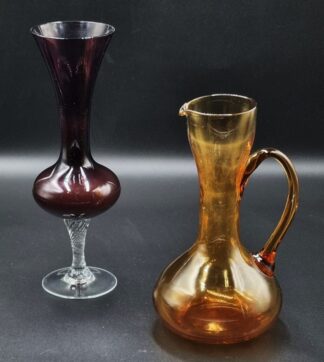 LOT 103 (10000) Est R300 to R600 - A Mid 20th Century Italian Empoli Glass Footed Solifleur Vase