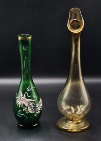 LOT 104 (33016) Est R300 to R600 - A Vintage Oriental Dragon pattern Cabinet Vase