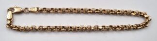 LOT 355 (32937J12) Est R2000 to R4000 - An Italian Ladies 9ct Yellow Gold Open Link Bracelet