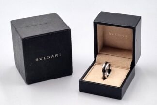 LOT 383 (33079) Est R1000 to R3000 - A Unisex Italian Bvlgari Sterling Silver Ring