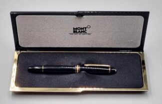 LOT 385 () Est R2000 to R4000 - A Vintage German Montblanc The Art of Writing Meisterstück No 146 Fountain Pen circa 1990s