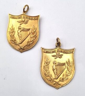 LOT 384 (329121) Est R7000 to R10000 - 2 x 9ct Yellow Gold "Oosrandse Kunsvereniging" Gold Pendant  Fob Charms