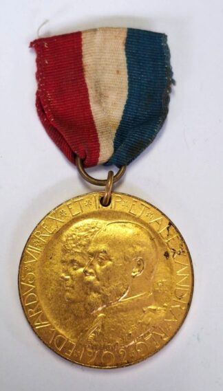 LOT 174 (32907) Est R100 to R300 - 1 x 1902 King Edward VII and Queen Alexandra Coronation Medal 