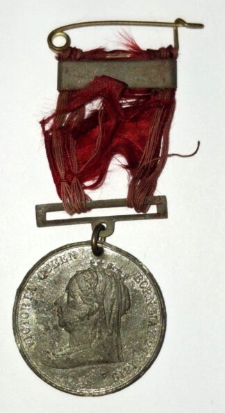 LOT 183 (32907) Est R100 to R300 - 1 x 1897 Queen Victoria 1837 - 1897 Longest Reign Commemorative Medallion