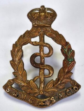 LOT 190 (33018) Est R100 to R300 - 1 x WWII South African Medical Corps (SAMC) / SAGD (Suid-Afrikaanse Geneeskundige Diens) Cap Badge with King’s Crown