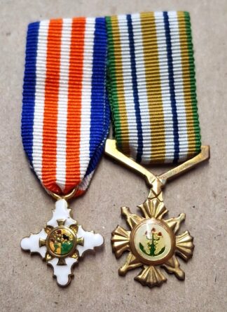 LOT 202 (32582) Est R5000 to R15000 - A Mess Dress Medal Bar Collection of 2 Medals