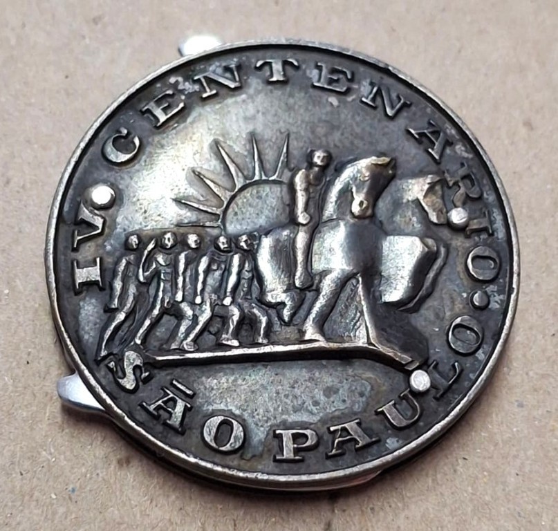 LOT 205 (32582) Est R300 to R600 – A Collector’s 1954 São Paulo IV Centenary Commemorative Medallion Penknife