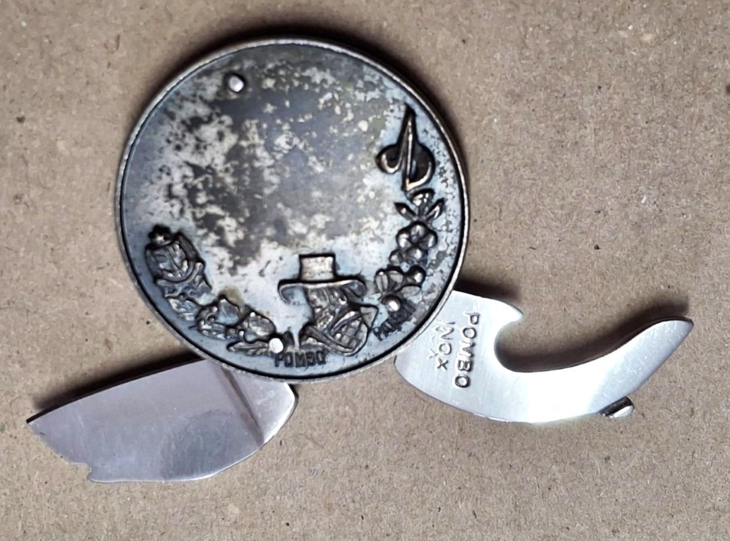 LOT 205 (32582) Est R300 to R600 – A Collector’s 1954 São Paulo IV Centenary Commemorative Medallion Penknife - Image 3