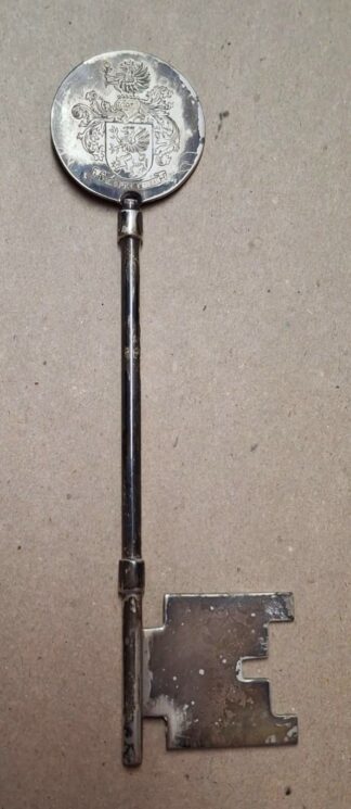 LOT 216 (32582) Est R100 to R300 - A Electro-plated ceremonial Presentation Key presented to W.A. Cruywagen Administrator of Transvaal to Commemorate the Opening of the Boksburg Municipal Offices