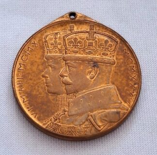 LOT 229 (32907) Est R50 to R150 - 1 x 1935 South Africa Silver Jubilee of King George V and Queen Mary Commemorate Bronze Medallion.
