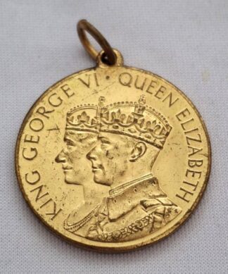 LOT 242 (32907) Est R100 to R300 - 1 x 1937 Brass Coronation of King George VI and Queen Elizabeth Commemorative Medallion