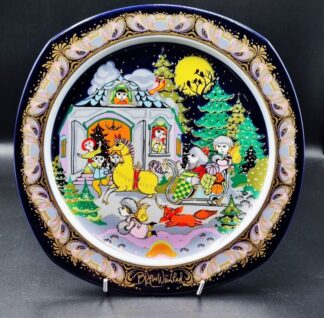 LOT 114 (32930) Est R500 to R1500 - A Rosenthal Hard-paste Porcelain Limitierte kunstreihen Annual Christmas Plate/Weihnachten 1984 Wall-plate (Weimachtslieder auf Porzellan) (Kling, Glöcchen, klingelingeling/ Ring, Little Bell)