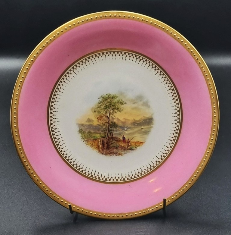 LOT 134 (32935) Est R500 to R1500 – 4 x Victorian Porcelain Dessert Service Plates (Pink banded colourway) - Image 2