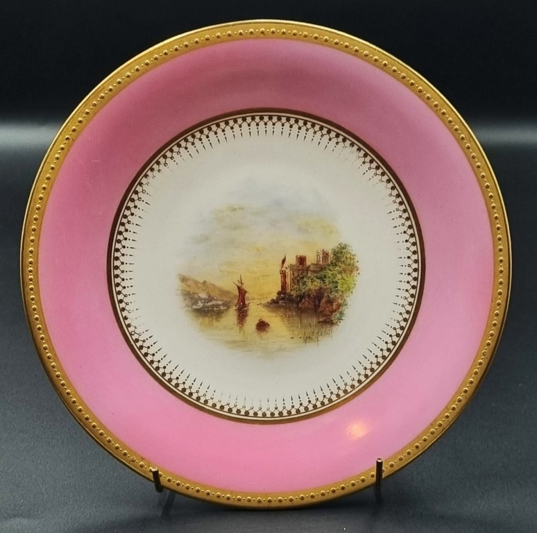 LOT 134 (32935) Est R500 to R1500 – 4 x Victorian Porcelain Dessert Service Plates (Pink banded colourway) - Image 3