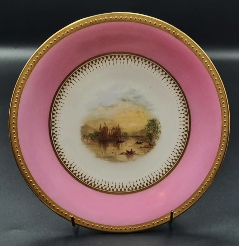 LOT 134 (32935) Est R500 to R1500 – 4 x Victorian Porcelain Dessert Service Plates (Pink banded colourway) - Image 5