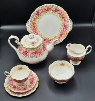 LOT 148 (33069) Est R2000 to R4000 - 6 x Royal Albert Bone China Serena pattern Tea trios