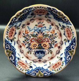 LOT 163 () Est R500 to R1500 - A 20th Century Dutch Royal Makkum Wall-plate